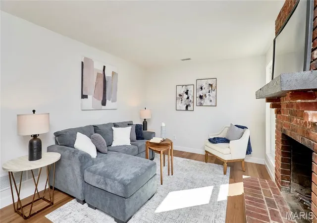 Photo 3 of Townhouse for sale at 21 Park Charles Blvd S #B, Saint Peters, MO 63376 | MLS# MIS26067425 | Listing updated on 2026-10-23