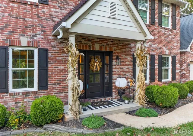 Photo 2 of Single family home for sale at 16547 Lancaster Ests Dr, Wildwood, MO 63040 | MLS# MIS26067435 | Listing updated on 2026-10-22