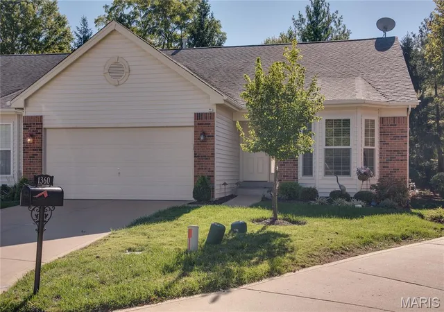 Photo 1 of Single family home for sale at 1360 Kensington Way Dr, Ellisville, MO 63011 | MLS# MIS26067453 | Listing updated on 2026-10-26