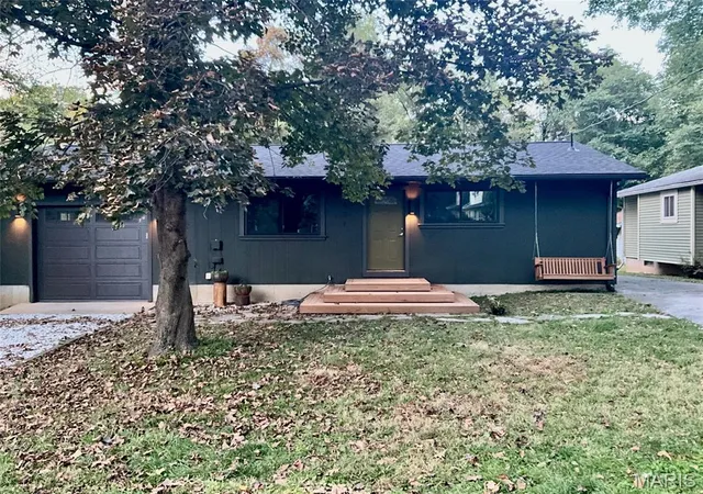 Photo 1 of Sale Pending at 621 Hancock St, Edwardsville, IL 62025 | MLS# MIS26067457 | Listing updated on 2026-10-22