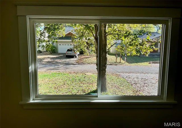 Photo 4 of Sale Pending at 621 Hancock St, Edwardsville, IL 62025 | MLS# MIS26067457 | Listing updated on 2026-10-22