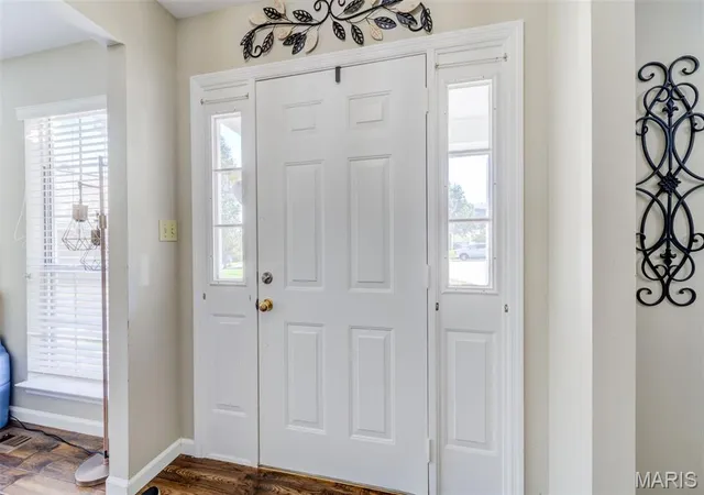 Photo 3 of Single family home for sale at 3727 Summit Dr, Saint Charles, MO 63303 | MLS# MIS26067462 | Listing updated on 2026-10-26