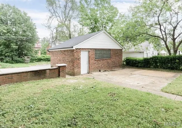 Photo 3 of Single family home for sale at 6763 Chamberlain Ave, Saint Louis, MO 63130 | MLS# MIS26067468 | Listing updated on 2026-10-23