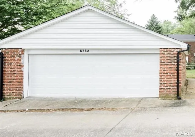 Photo 4 of Single family home for sale at 6763 Chamberlain Ave, Saint Louis, MO 63130 | MLS# MIS26067468 | Listing updated on 2026-10-23