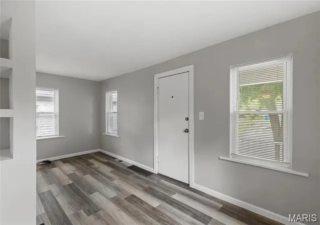 Photo 3 of Single family home for sale at 308 Allen, Alton, IL 62002 | MLS# MIS26067477 | Listing updated on 2026-10-23
