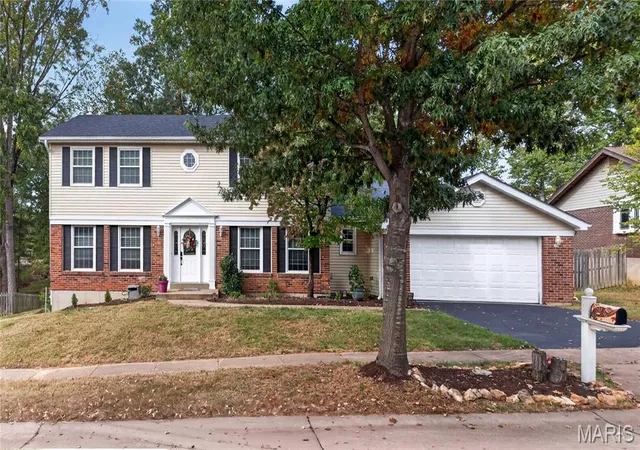 Single family home for sale at 14258 Dinsmoor Dr, Chesterfield, MO 63017 | MLS# MIS26067479
