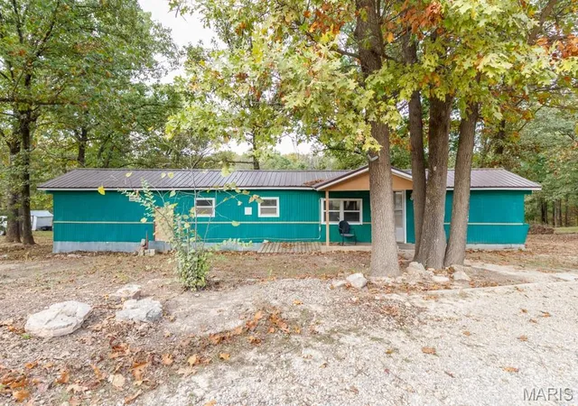 Photo 1 of Manufactured home for sale at 31000 Nodaway Dr, Lebanon, MO 65536 | MLS# MIS26067483 | Listing updated on 2026-10-22