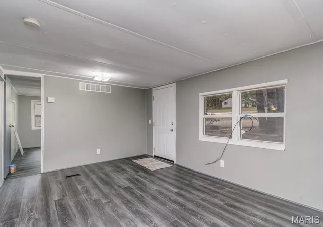Photo 3 of Manufactured home for sale at 31000 Nodaway Dr, Lebanon, MO 65536 | MLS# MIS26067483 | Listing updated on 2026-10-22
