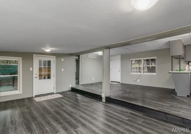 Photo 4 of Manufactured home for sale at 31000 Nodaway Dr, Lebanon, MO 65536 | MLS# MIS26067483 | Listing updated on 2026-10-22