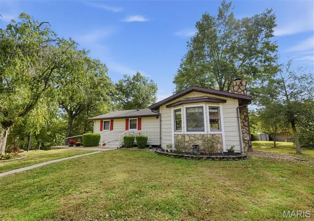 Photo 2 of Single family home for sale at 515 Nancy Ct, Troy, IL 62294 | MLS# MIS26067484 | Listing updated on 2026-10-27