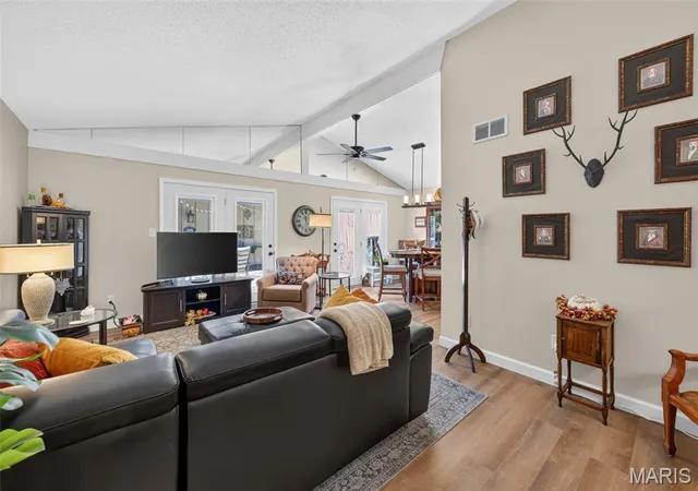 Listing Photo 4 - Condo for sale in building located at 1363 Heritage Lndg, Saint Charles, MO 63303 - Unit #A