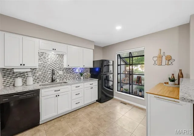 Photo 2 of Townhouse for sale at 726 Windy Ridge Dr, Ballwin, MO 63021 | MLS# MIS26067491 | Listing updated on 2026-10-30