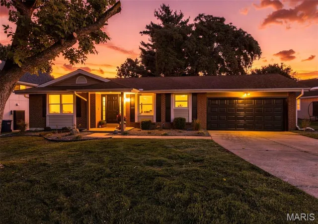 Photo 1 of Single family home for sale at 4 Riviera Ct, Lake Saint Louis, MO 63367 | MLS# MIS26067493 | Listing updated on 2026-10-29