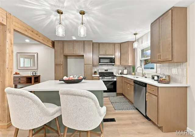 Photo 4 of Single family home for sale at 4 Riviera Ct, Lake Saint Louis, MO 63367 | MLS# MIS26067493 | Listing updated on 2026-10-29