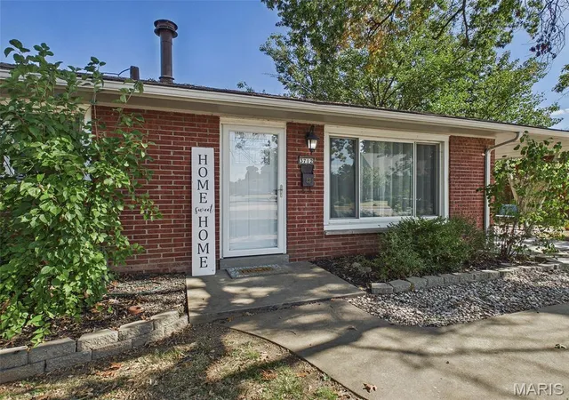 Photo 3 of Single family home for sale at 3712 Johnson Rd, Granite City, IL 62040 | MLS# MIS26067499 | Listing updated on 2026-10-22