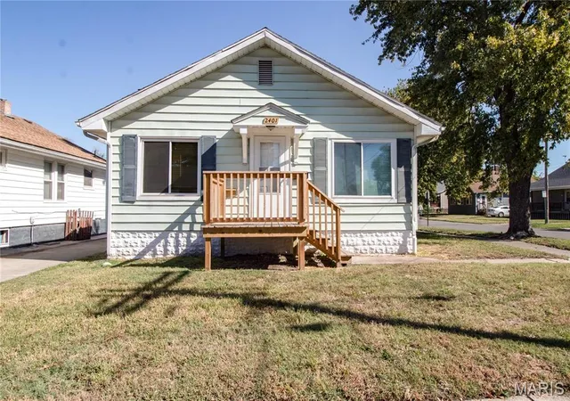 Photo 1 of Single family home for sale at 2401 Adams St, Granite City, IL 62040 | MLS# MIS26067501 | Listing updated on 2026-10-21