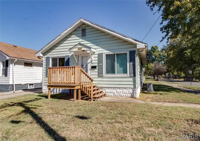 Photo 2 of Single family home for sale at 2401 Adams St, Granite City, IL 62040 | MLS# MIS26067501 | Listing updated on 2026-10-21