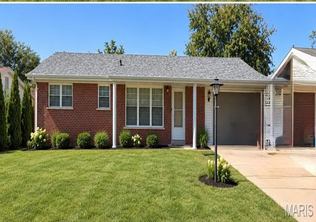 Photo 1 of Single family home for sale at 9601 Montbrook Dr, Saint Louis, MO 63123 | MLS# MIS26067508 | Listing updated on 2026-10-30