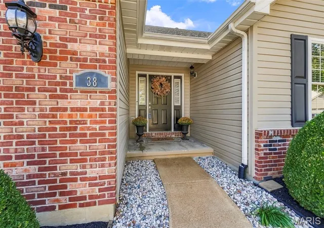 Photo 2 of Sale Pending at 38 Mountain Laurel Dr, Saint Peters, MO 63376 | MLS# MIS26067509 | Listing updated on 2026-10-26