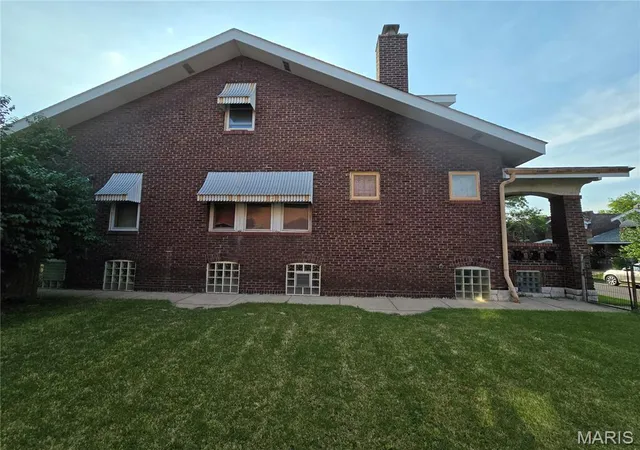 Photo 3 of Single family home for sale at 3648 Meramec St, Saint Louis, MO 63116 | MLS# MIS26067521 | Listing updated on 2026-10-22