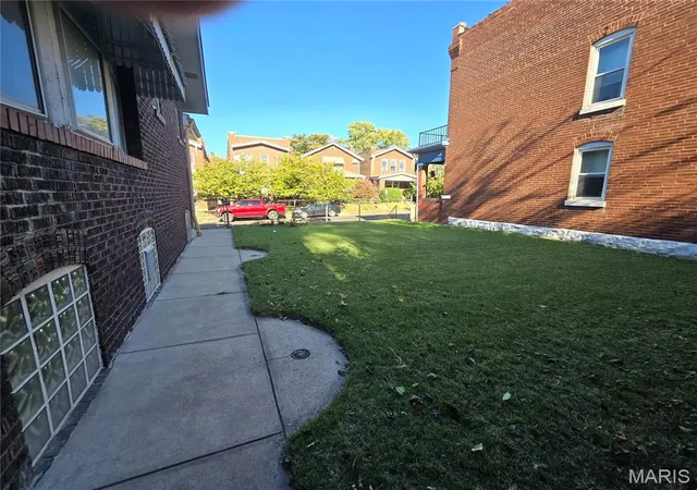 Photo 4 of Single family home for sale at 3648 Meramec St, Saint Louis, MO 63116 | MLS# MIS26067521 | Listing updated on 2026-10-22