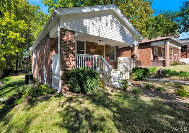 Photo 4 of Single family home for sale at 7447 Gayola Pl, Saint Louis, MO 63143 | MLS# MIS26067523 | Listing updated on 2026-10-22