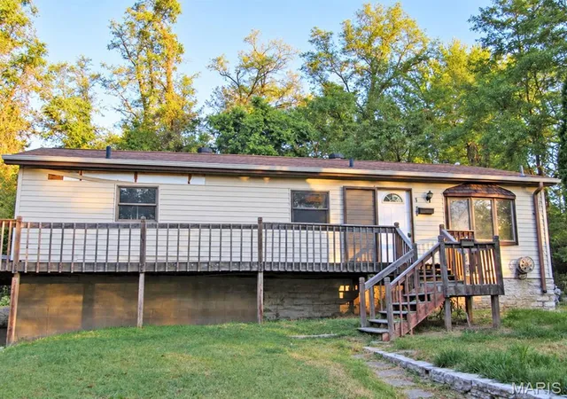 Photo 1 of Single family home for sale at 1328 Russell St, Alton, IL 62002 | MLS# MIS26067528 | Listing updated on 2026-10-21