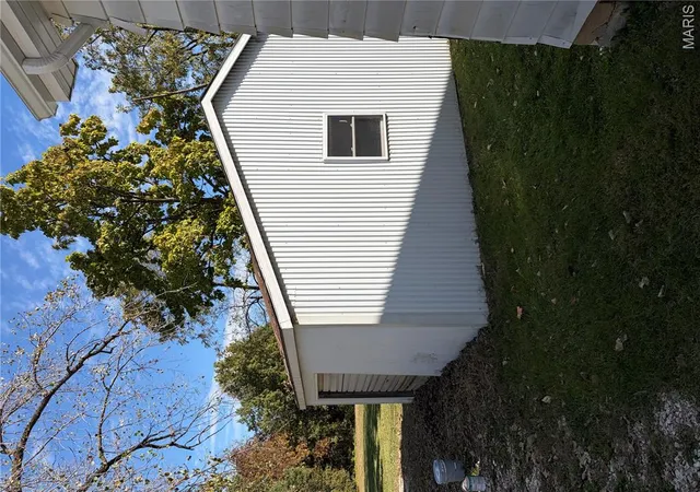 Photo 1 of Single family home for sale at 409 E Champ Clark Dr, Bowling Green, MO 63334 | MLS# MIS26067540 | Listing updated on 2026-10-21