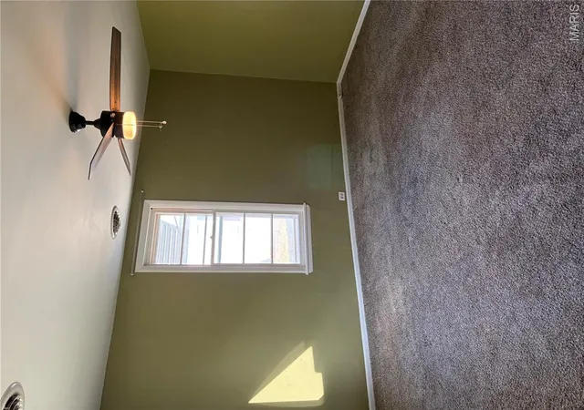 Photo 4 of Single family home for sale at 409 E Champ Clark Dr, Bowling Green, MO 63334 | MLS# MIS26067540 | Listing updated on 2026-10-21