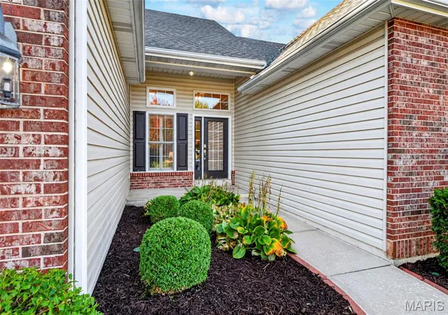 Photo 2 of Single family home for sale at 600 Sterling Ter Dr, Saint Charles, MO 63301 | MLS# MIS26067541 | Listing updated on 2026-10-28