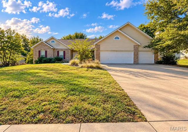 Photo 1 of Single family home for sale at 1234 Blue Spruce Ln, Columbia, IL 62236 | MLS# MIS26067544 | Listing updated on 2026-10-22