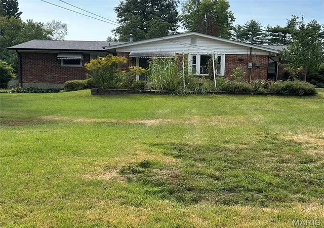 Photo 1 of Single family home for sale at 615 Fox Crk Ct, Saint Louis, MO 63126 | MLS# MIS26067550 | Listing updated on 2026-10-21