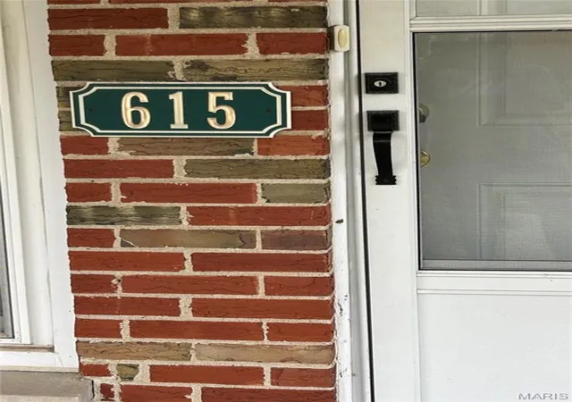 Photo 2 of Single family home for sale at 615 Fox Crk Ct, Saint Louis, MO 63126 | MLS# MIS26067550 | Listing updated on 2026-10-21