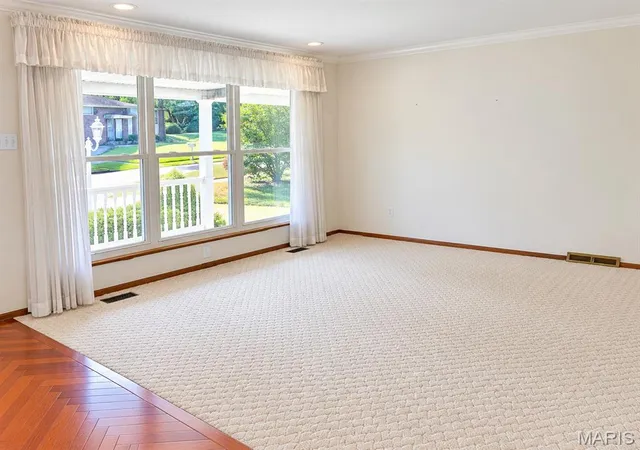 Photo 3 of Single family home for sale at 615 Fox Crk Ct, Saint Louis, MO 63126 | MLS# MIS26067550 | Listing updated on 2026-10-22