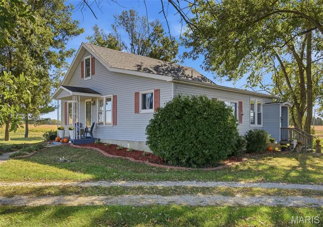 Photo 1 of Single family home for sale at 894 Rc Cardinal Ln, Greenville, IL 62246 | MLS# MIS26067559 | Listing updated on 2026-10-22