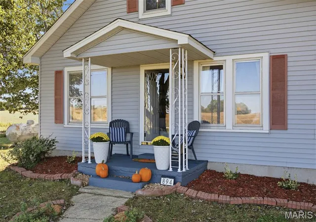 Photo 3 of Single family home for sale at 894 Rc Cardinal Ln, Greenville, IL 62246 | MLS# MIS26067559 | Listing updated on 2026-10-22