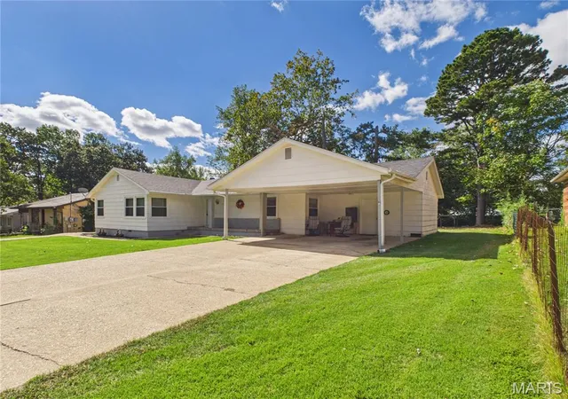 Photo 2 of Single family home for sale at 2209 Penny St, Poplar Bluff, MO 63901 | MLS# MIS26067581 | Listing updated on 2026-10-21