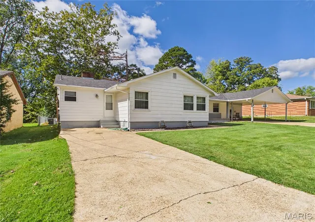 Photo 3 of Single family home for sale at 2209 Penny St, Poplar Bluff, MO 63901 | MLS# MIS26067581 | Listing updated on 2026-10-21