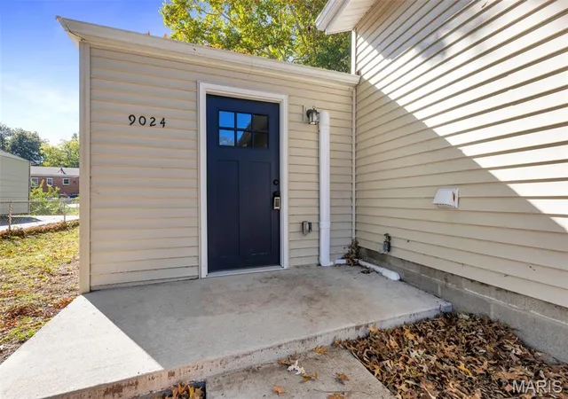 Photo 3 of Single family home for sale at 9024 Forest Ave, Saint Louis, MO 63114 | MLS# MIS26067590 | Listing updated on 2026-10-28