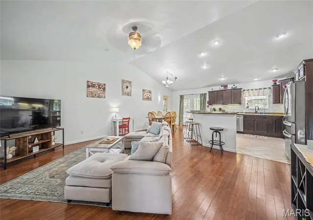 Photo 4 of Single family home for sale at 14137 Tabernacle Ln, Saint Robert, MO 65584 | MLS# MIS26067592 | Listing updated on 2026-10-30