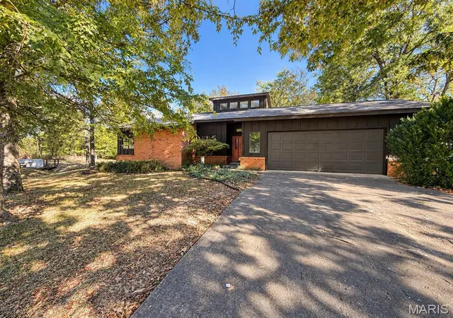 Single family home for sale at 2636 Woodstone Dr, Poplar Bluff, MO 63901 | MLS# MIS26067606