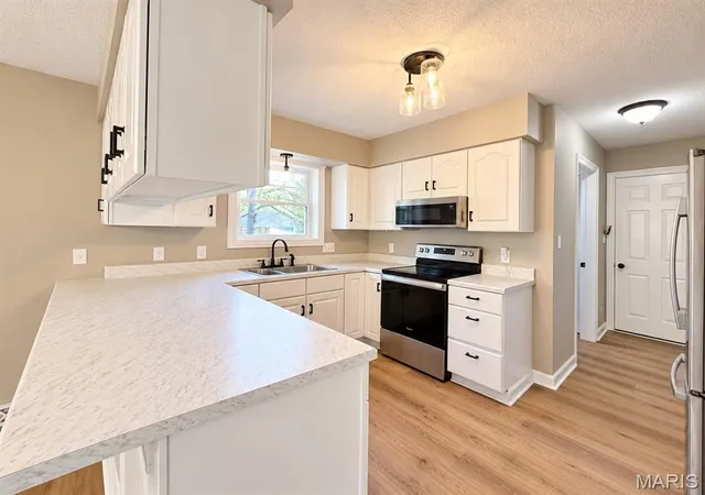 Photo 3 of Single family home for sale at 2636 Woodstone Dr, Poplar Bluff, MO 63901 | MLS# MIS26067606 | Listing updated on 2026-10-21