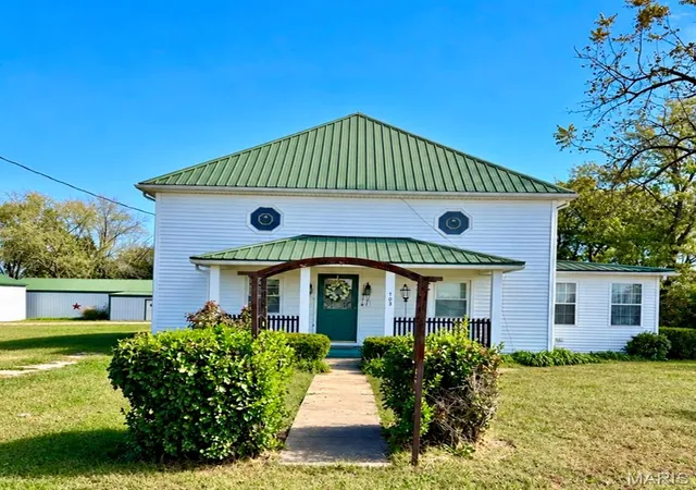 Single family home for sale at 703 Withouse Dr, Belle, MO 65013 | MLS# MIS26067611