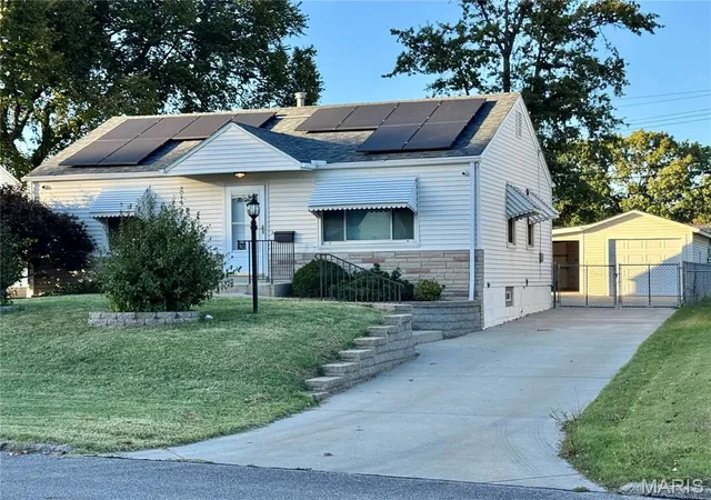 Photo 3 of Single family home for sale at 9633 Echo Ln, Saint Louis, MO 63114 | MLS# MIS26067616 | Listing updated on 2026-10-22