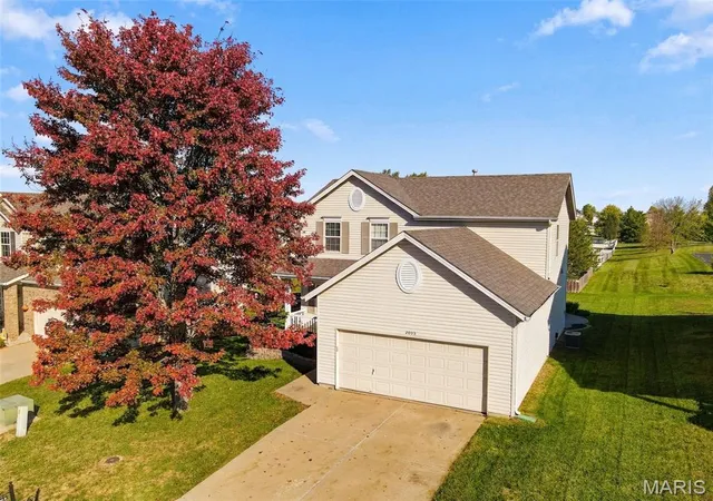 Photo 1 of Single family home for sale at 2003 Briarridge Dr, Lake Saint Louis, MO 63367 | MLS# MIS26067619 | Listing updated on 2026-10-29