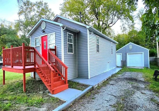 Photo 2 of Single family home for sale at 749 N 71st Street, East Saint Louis, IL 62203 | MLS# MIS26067630 | Listing updated on 2026-10-28
