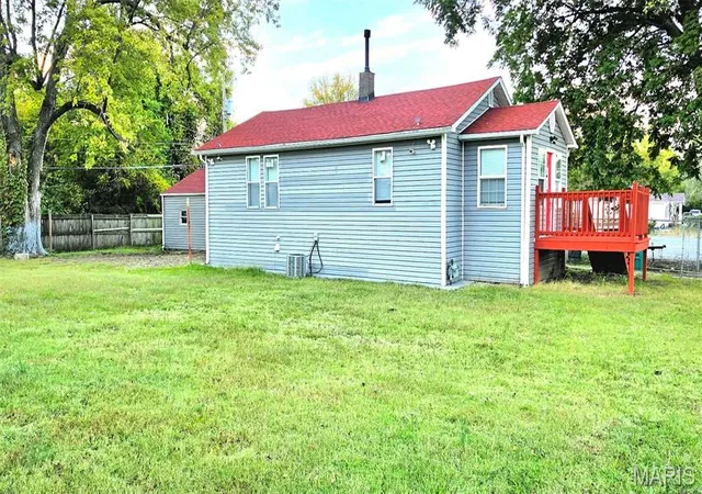 Photo 3 of Single family home for sale at 749 N 71st Street, East Saint Louis, IL 62203 | MLS# MIS26067630 | Listing updated on 2026-10-28