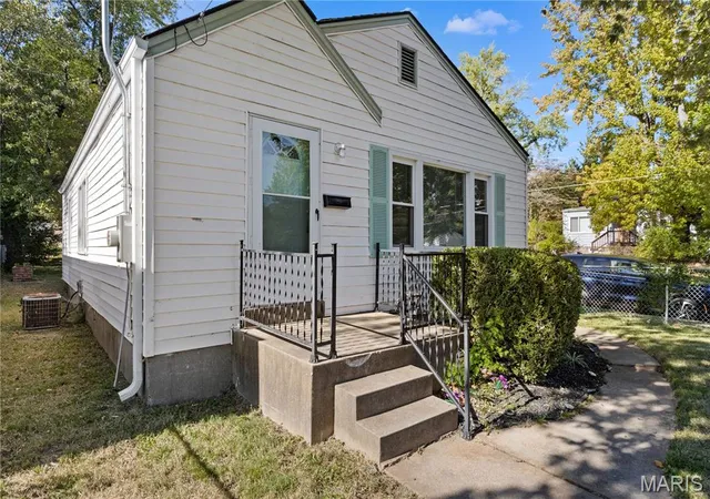 Photo 3 of Single family home for sale at 5479 Hamilton Ave, Saint Louis, MO 63136 | MLS# MIS26067632 | Listing updated on 2026-10-30