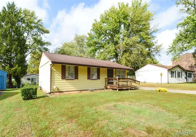 Photo 3 of Single family home for sale at 1440 Wabash Ave, Belleville, IL 62220 | MLS# MIS26067640 | Listing updated on 2026-10-22