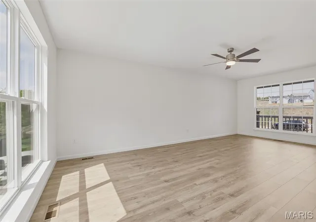 Photo 4 of Single family home for sale at 2308 Castle Hl Dr, Rolla, MO 65401 | MLS# MIS26067642 | Listing updated on 2026-10-21